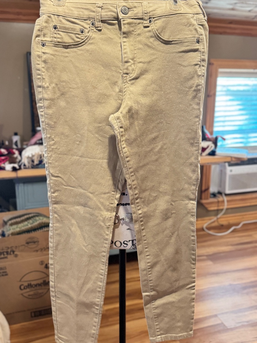 Aeropostale Skinny Pants in Light Khaki